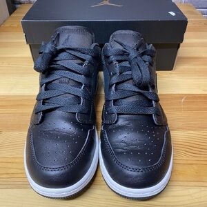 Nike Air Jordan 1 Low SE “Black Elephant” Size-5.5Y Youth  (FB9908 001)